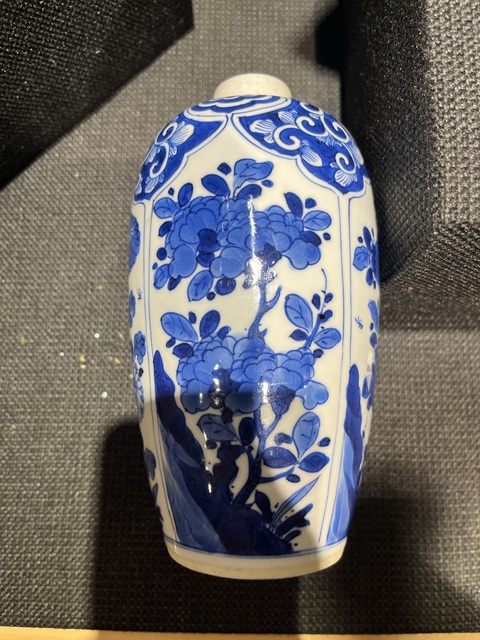 古玩陶瓷花卉紋青花罐真品鑒賞圖