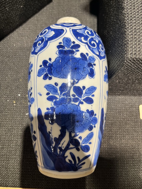 古玩陶瓷花卉紋青花罐真品鑒賞圖