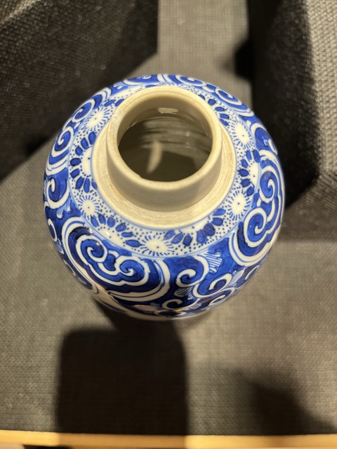 古玩陶瓷花卉紋青花罐真品鑒賞圖