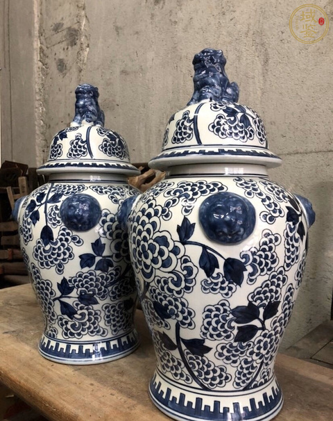 古玩陶瓷特大號青花雄獅將軍罐一對拍賣,當前價格1100元