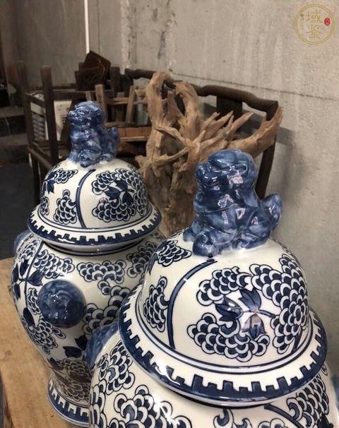 古玩陶瓷特大號青花雄獅將軍罐一對拍賣,當前價格1100元