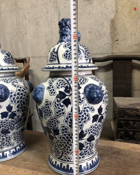古玩陶瓷特大號青花雄獅將軍罐一對拍賣,當前價格1100元