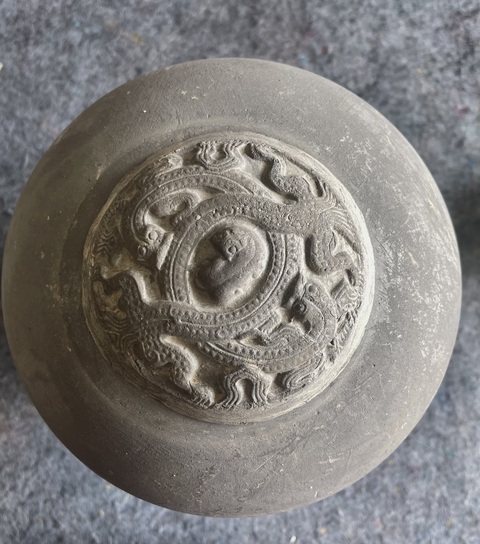 古玩陶瓷獸足帶猛龍蓋原文字大陶倉拍賣，當前價格3200元