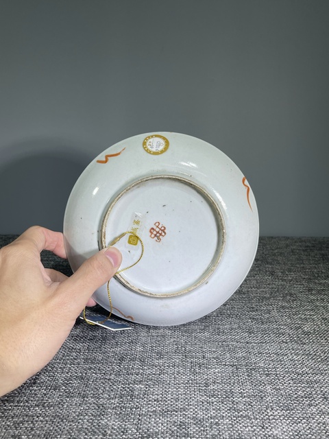 古玩陶瓷粉彩四季花卉紋盤真品鑒賞圖