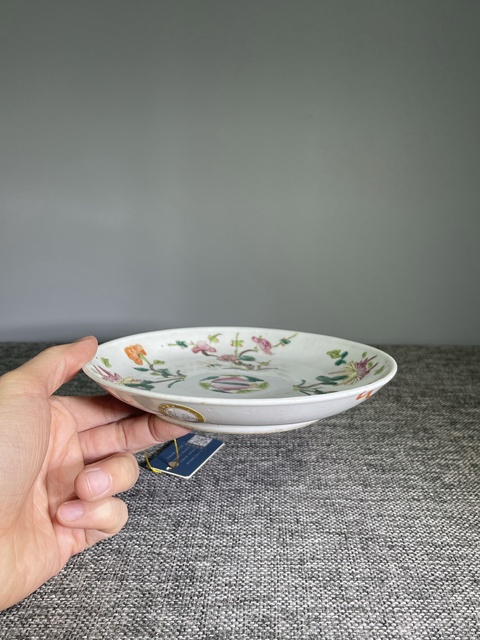 古玩陶瓷粉彩四季花卉紋盤真品鑒賞圖
