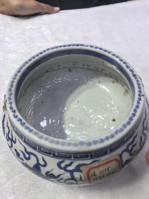 古玩陶瓷青花趕珠龍紋香爐真品鑒賞圖