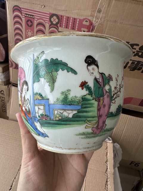 古玩陶瓷油粉彩人物故事紋花盆拍賣，當前價格2500元