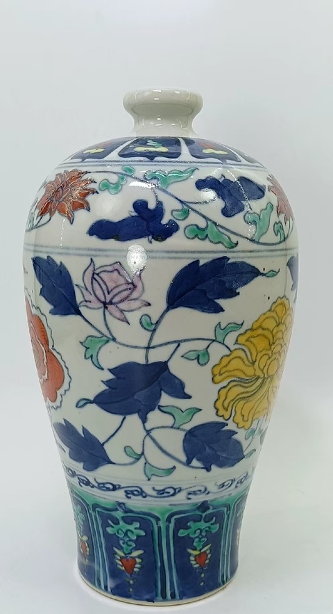 古玩陶瓷斗彩梅瓶真品鑒賞圖