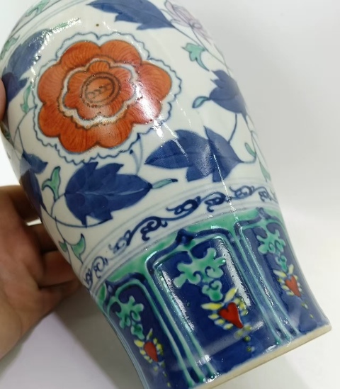 古玩陶瓷斗彩梅瓶真品鑒賞圖