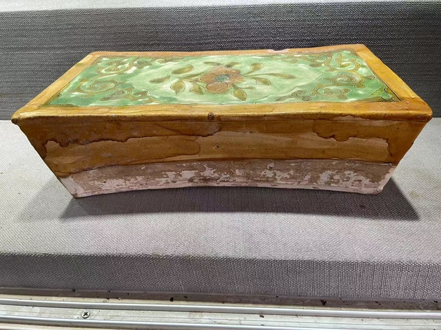 古玩陶瓷遼三彩·花卉枕真品鑒賞圖