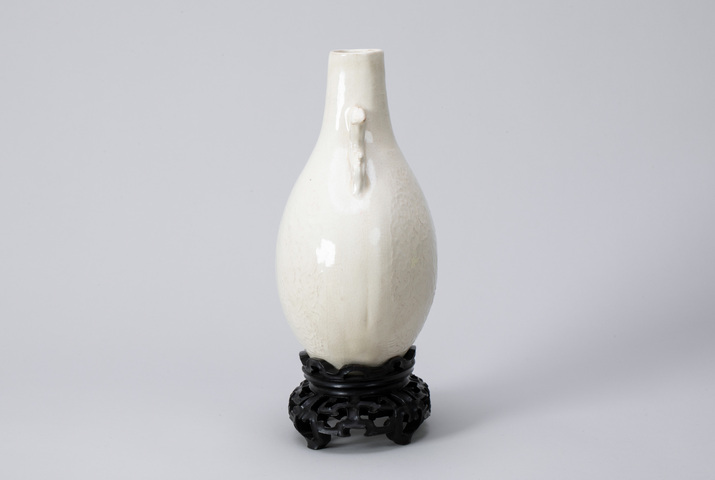 古玩陶瓷仿定窯抱月瓶真品鑒賞圖