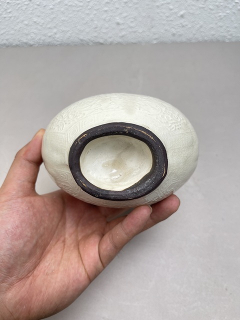 古玩陶瓷仿定窯抱月瓶真品鑒賞圖