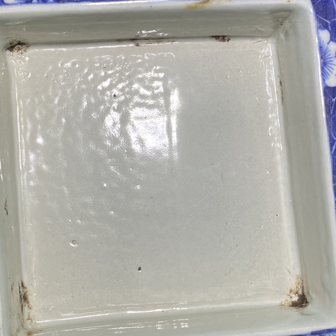 古玩陶瓷青花花卉紋四方花盆托真品鑒賞圖