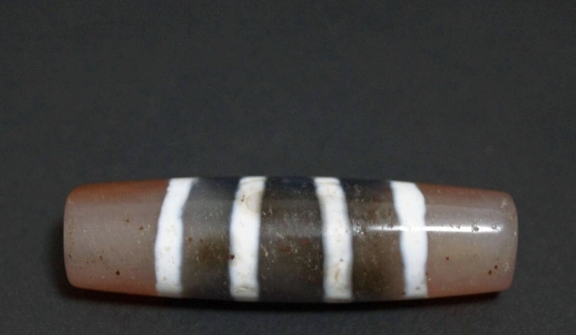 古玩玉器四線瑪瑙天珠真品鑒賞圖
