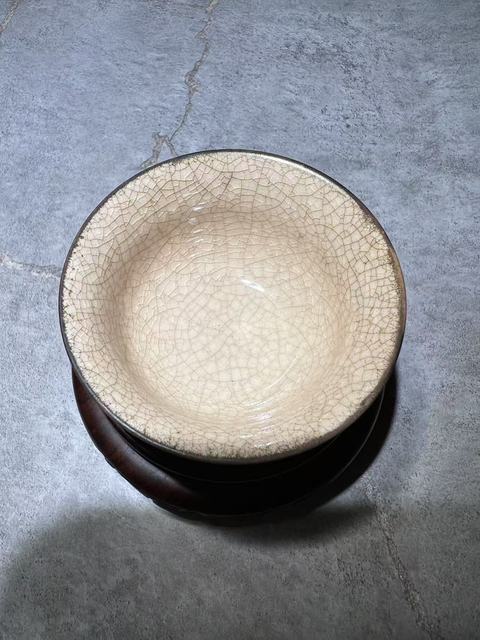古玩陶瓷哥釉杯真品鑒賞圖
