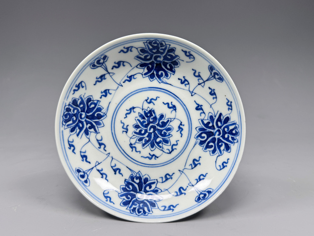 古玩陶瓷清光緒·青花纏枝寶相花卉紋盤真品鑒賞圖