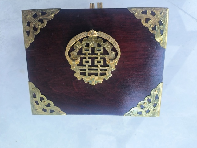 古玩雜項(xiàng)老首飾盒（帶音樂發(fā)條）拍賣，當(dāng)前價(jià)格1888元