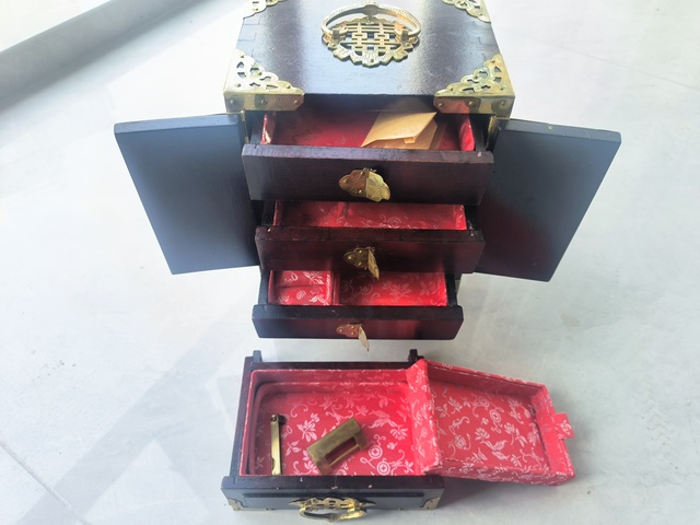 古玩雜項(xiàng)老首飾盒（帶音樂發(fā)條）拍賣，當(dāng)前價(jià)格1888元