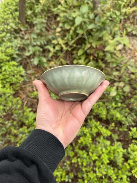古玩陶瓷龍泉青瓷刻仰蓮紋洗拍賣,當(dāng)前價(jià)格6666元