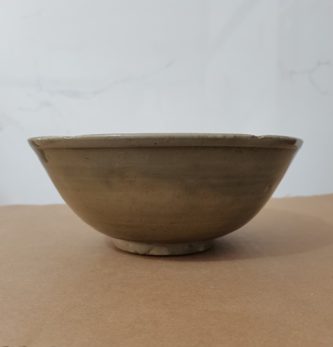 古玩陶瓷龍泉青瓷刻花碗拍賣,當(dāng)前價(jià)格0元