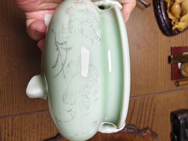 古玩陶瓷冬青釉彩繪花卉紋香爐拍賣，當前價格980元