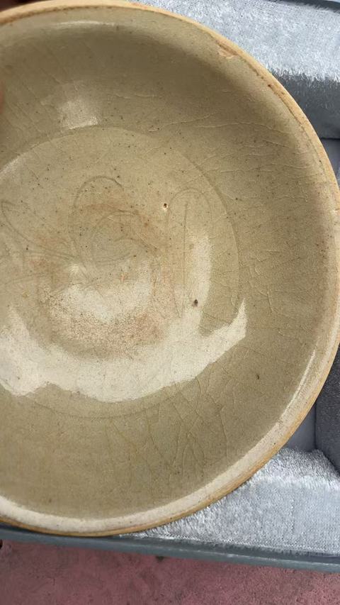 古玩陶瓷南宋暗刻花紋碗拍賣，當前價格3500元