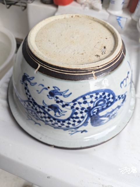 古玩陶瓷清中期青花龍紋香爐拍賣,當前價格1888元