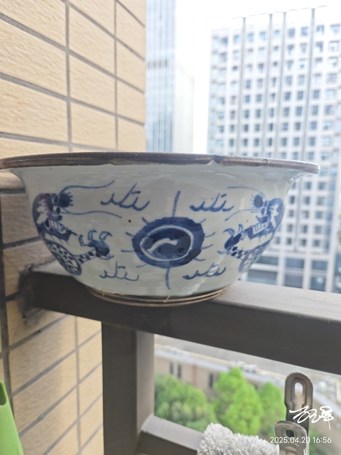 古玩陶瓷清中期青花龍紋香爐拍賣,當前價格1888元