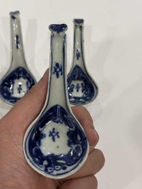古玩陶瓷清中青花夔龍紋湯勺子拍賣，當(dāng)前價格1366元
