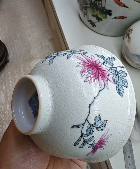 古玩陶瓷軋道粉彩杯真品鑒賞圖