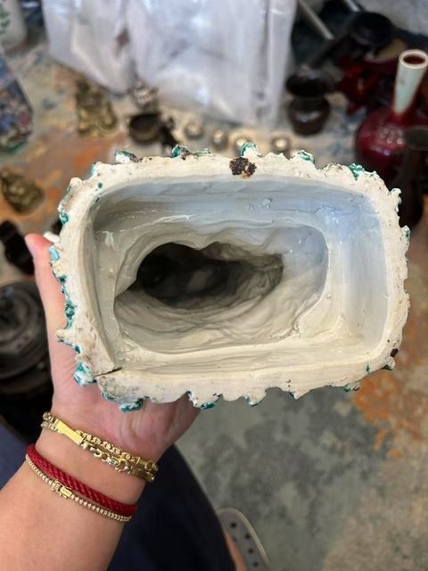 古玩陶瓷彌勒佛粉彩塑像真品鑒賞圖