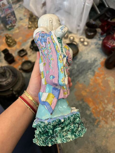 古玩陶瓷彌勒佛粉彩塑像真品鑒賞圖