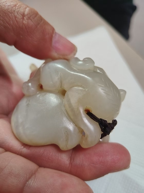 古玩玉器玉猴獻壽真品鑒賞圖