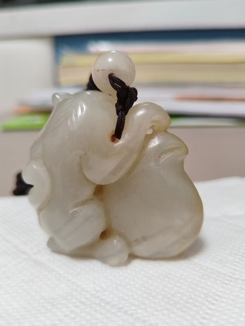 古玩玉器玉猴獻壽真品鑒賞圖