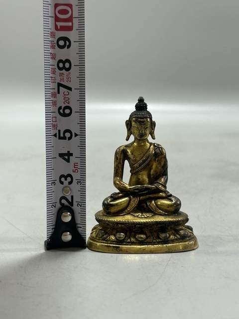 古玩雜項(xiàng)銅鎏金無量壽佛拍賣，當(dāng)前價(jià)格9999元
