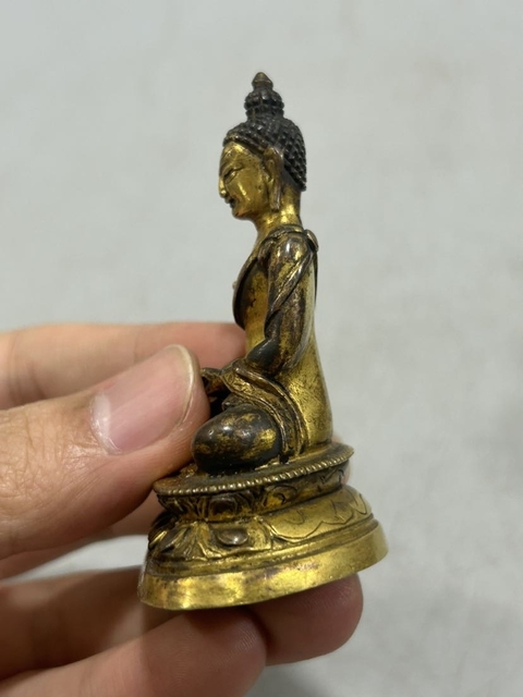 古玩雜項(xiàng)銅鎏金無量壽佛拍賣，當(dāng)前價(jià)格9999元