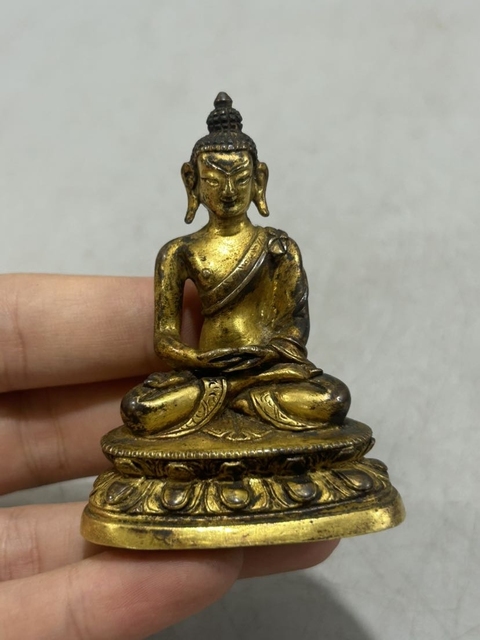 古玩雜項(xiàng)銅鎏金無量壽佛拍賣，當(dāng)前價(jià)格9999元