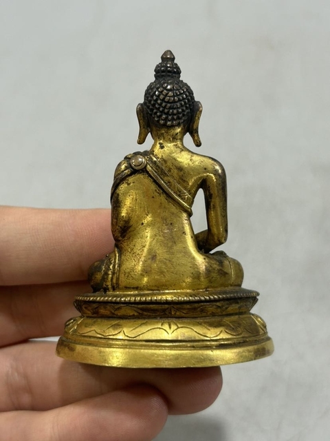 古玩雜項(xiàng)銅鎏金無量壽佛拍賣，當(dāng)前價(jià)格9999元