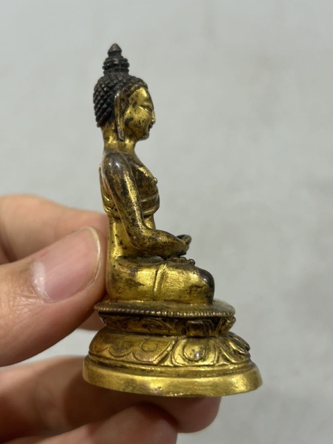 古玩雜項(xiàng)銅鎏金無量壽佛拍賣，當(dāng)前價(jià)格9999元
