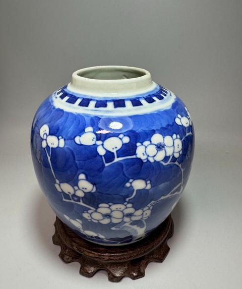 古玩陶瓷青花冰梅紋罐真品鑒賞圖