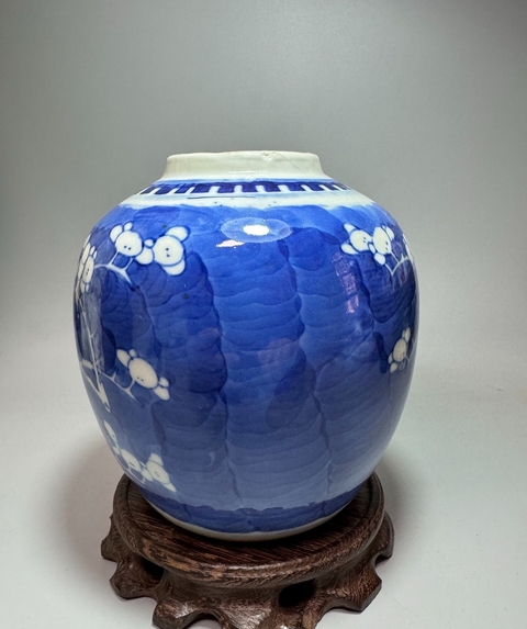 古玩陶瓷青花冰梅紋罐真品鑒賞圖