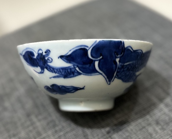 古玩陶瓷青花過墻龍紋茶碗真品鑒賞圖