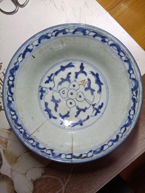 古玩陶瓷道光纏枝蓮碗真品鑒賞圖