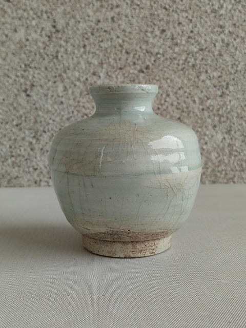 古玩陶瓷白釉瓶拍賣(mài),當(dāng)前價(jià)格680元