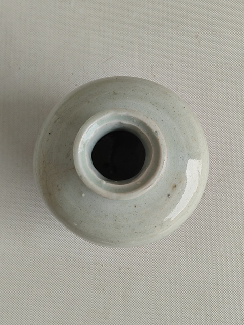 古玩陶瓷白釉瓶拍賣(mài),當(dāng)前價(jià)格680元