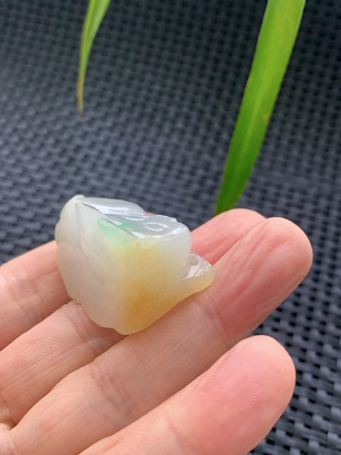 古玩玉器清代翡翠雕“瑞獸”把件拍賣,當前價格9900元