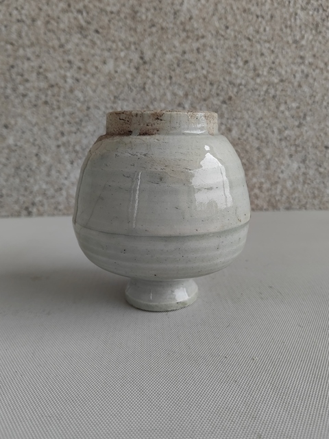 古玩陶瓷白釉瓶拍賣(mài),當(dāng)前價(jià)格680元