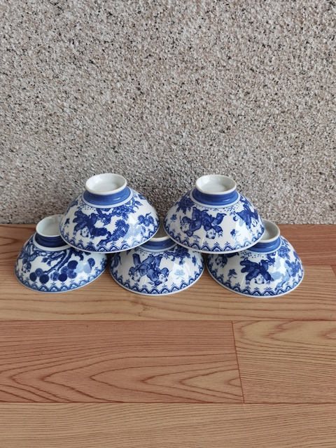 古玩陶瓷嬰戲紋青花小碗拍賣，當(dāng)前價(jià)格398元