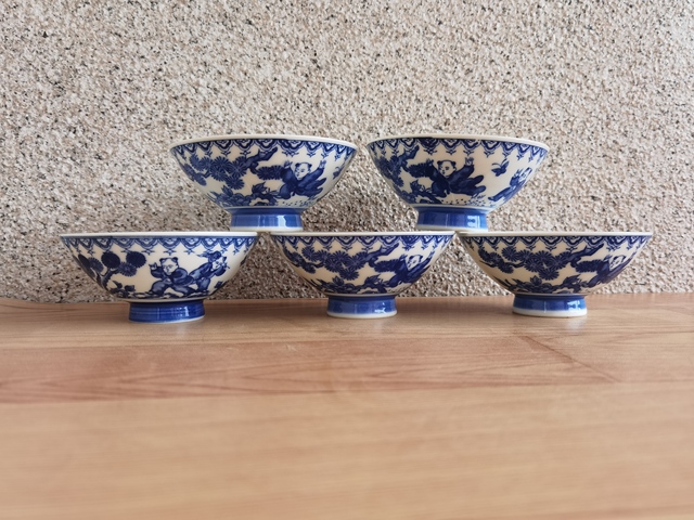 古玩陶瓷嬰戲紋青花小碗拍賣，當(dāng)前價(jià)格398元