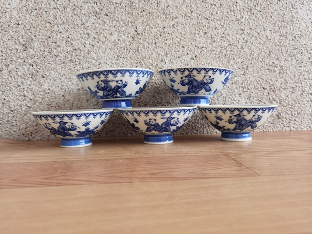 古玩陶瓷嬰戲紋青花小碗拍賣，當(dāng)前價(jià)格398元